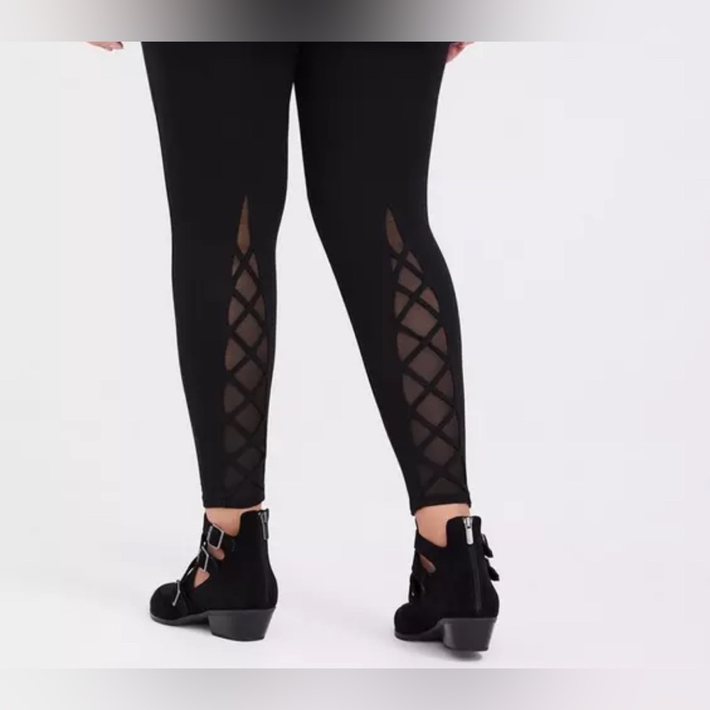 Torrid leggings 0X mesh inserts on back